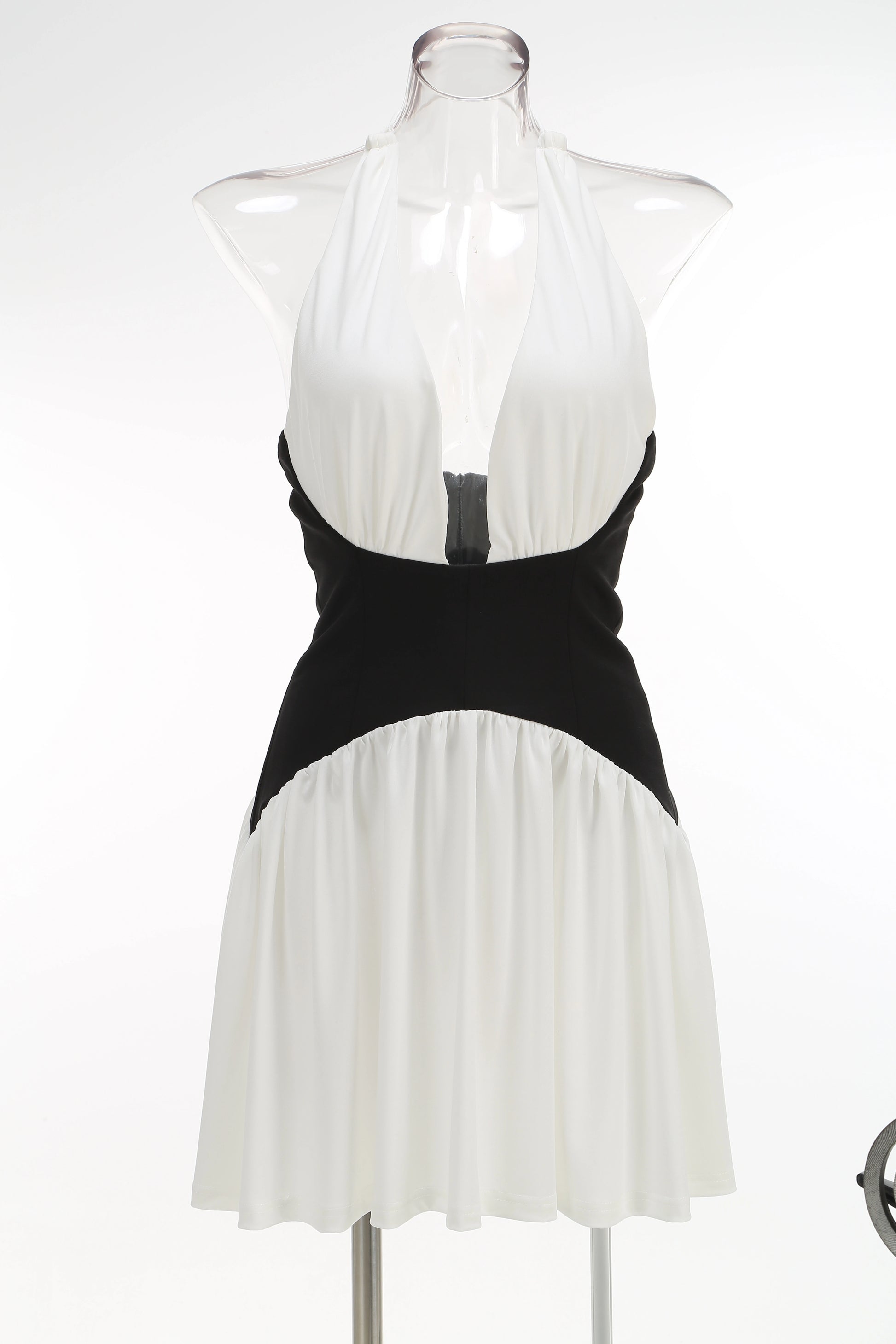 Kambri Halter Cut-Out Maxi Dress - Short Style [4QJQ8YUB]