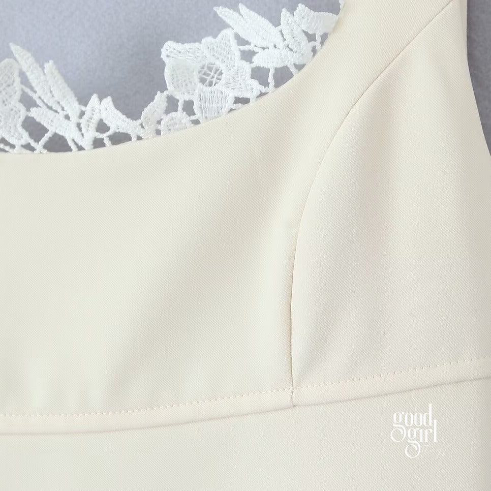 Adelyne Square-Neck Bow Back Mini Dress [9MDNDS2N]