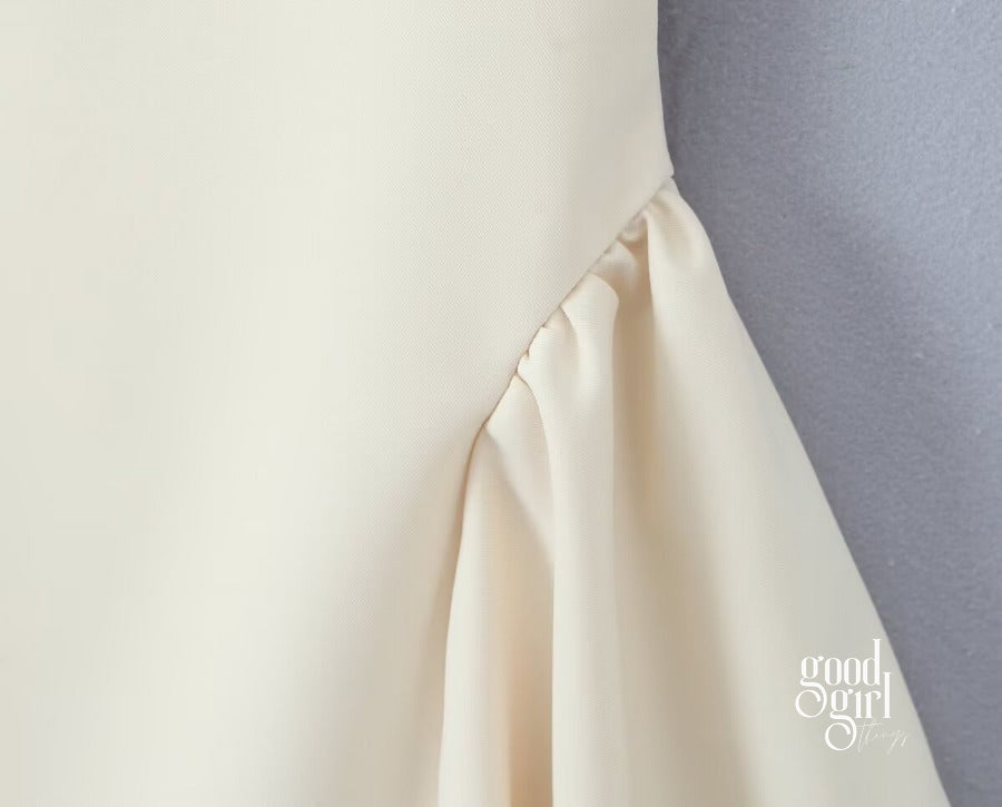 Adelyne Square-Neck Bow Back Mini Dress [UCNRN7BK]