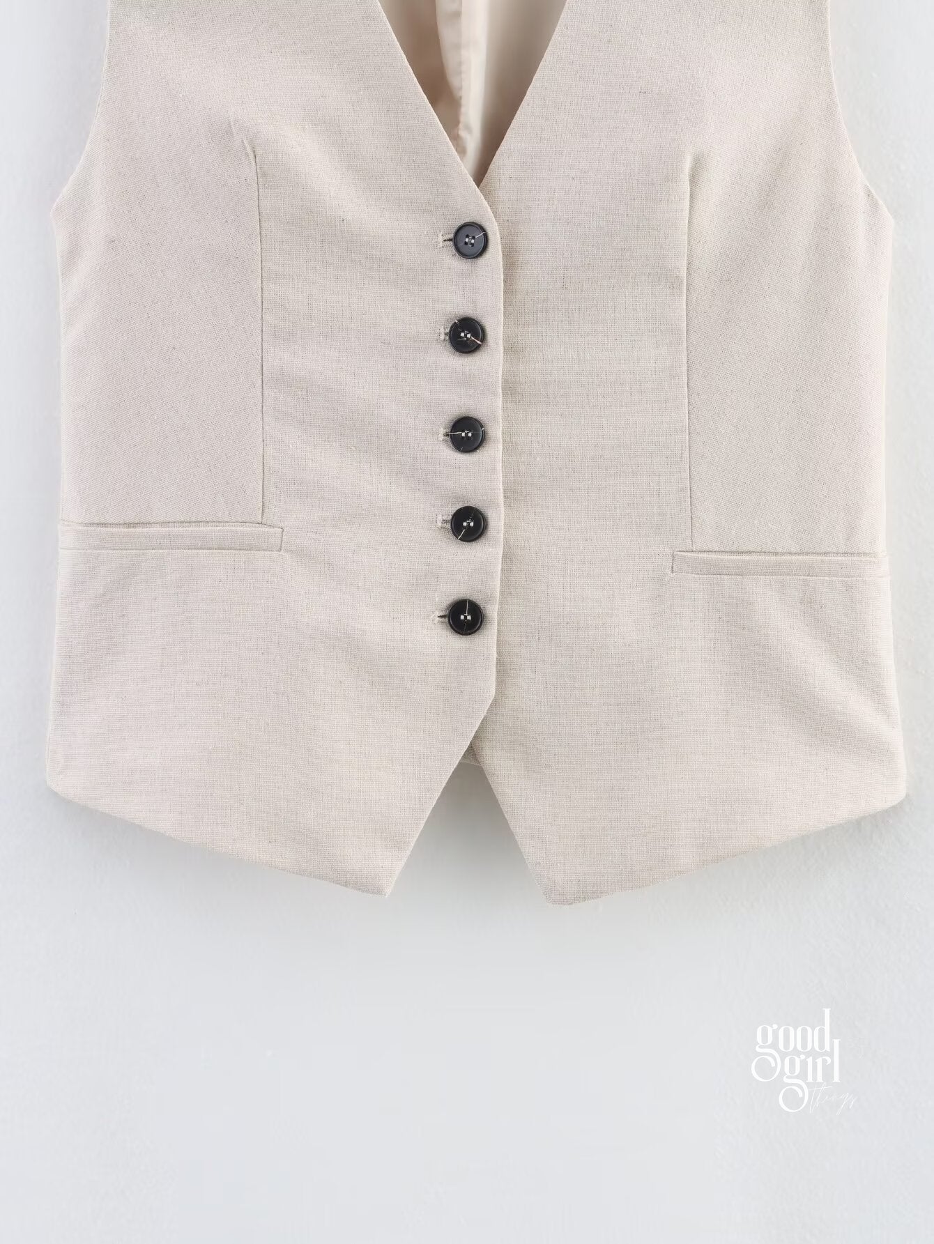Aniylah V-Neck Short Set [OJL79YRK]