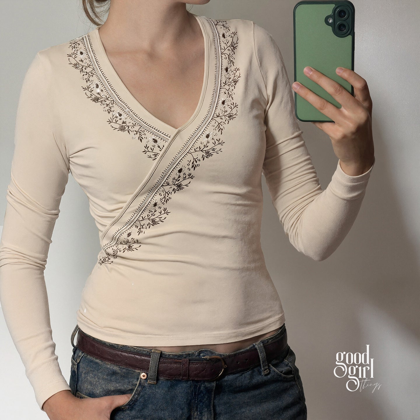Coralynn Floral Embroidered Top [1HF0HI82]