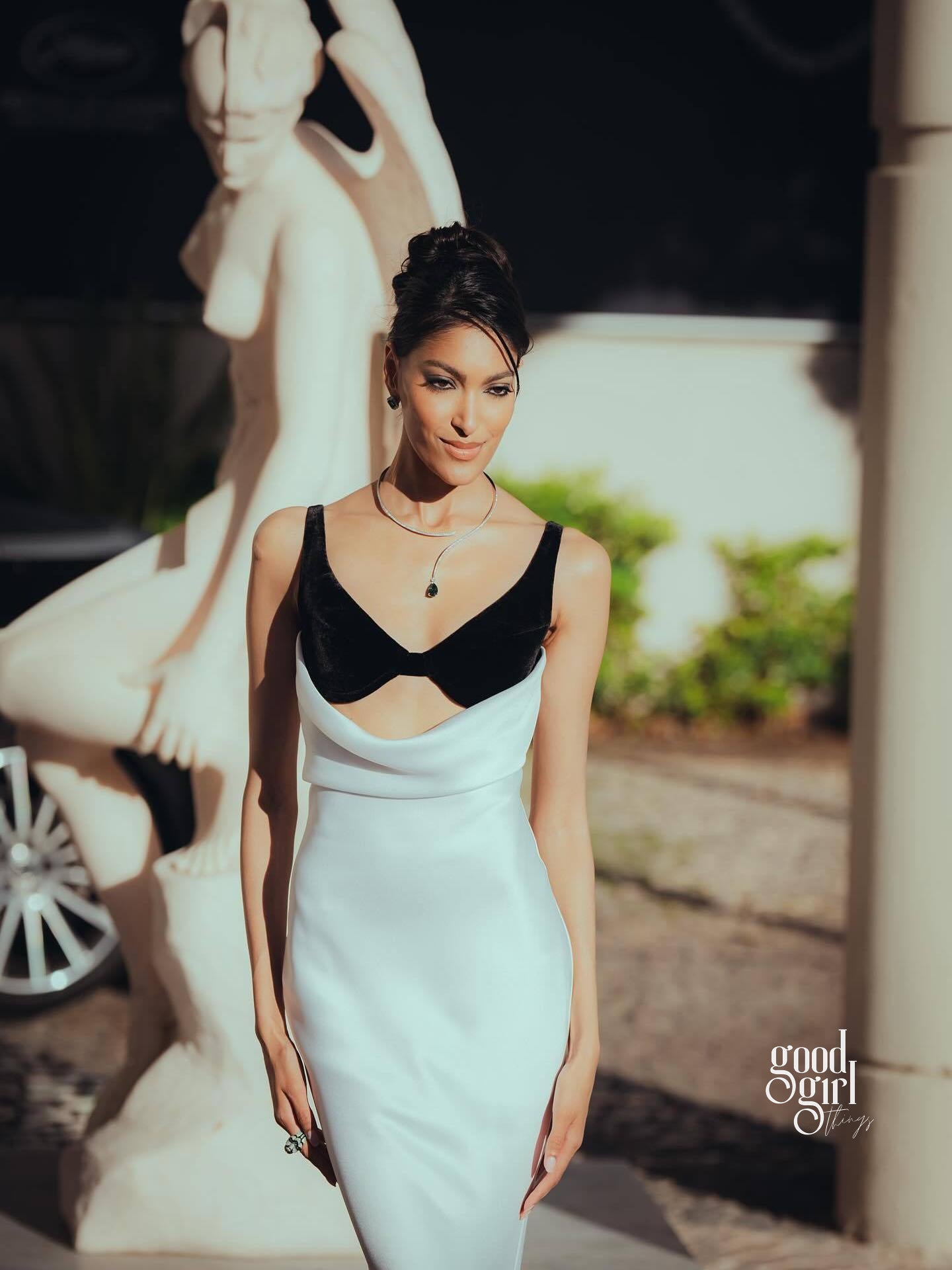 Gretel Color-Blocked Velvet Maxi Dress [IUVTRKJ7]