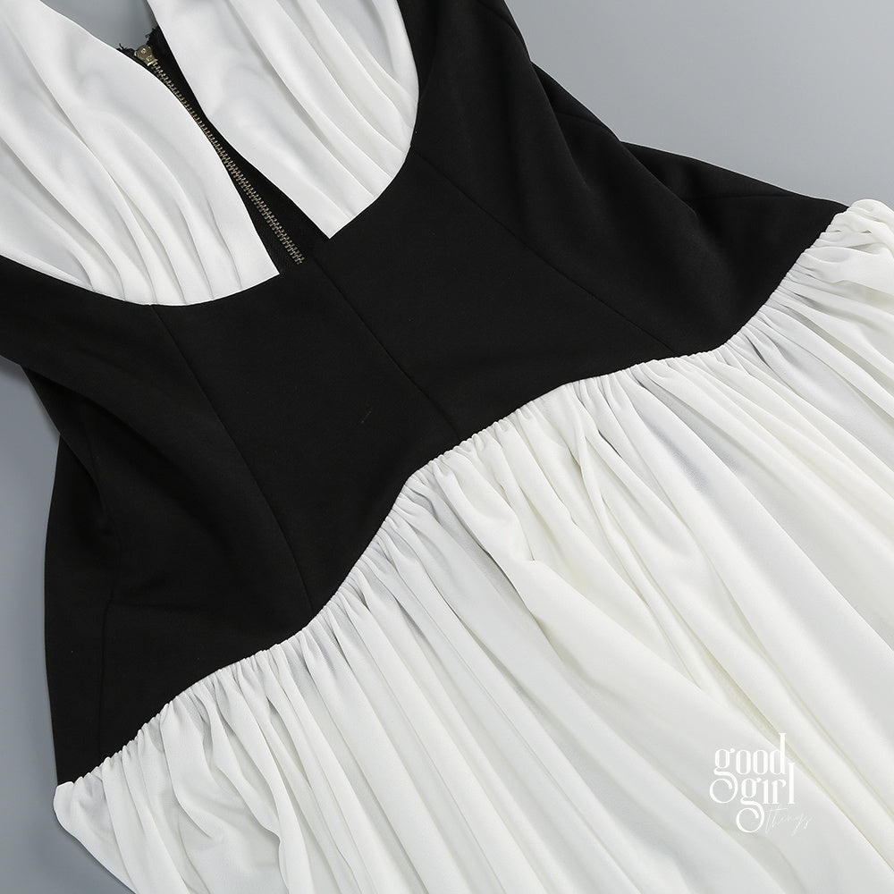 Kambri Halter Cut-Out Maxi Dress [LJBP61XL]