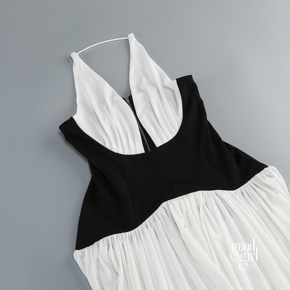 Kambri Halter Cut-Out Maxi Dress [CNUI88YU]