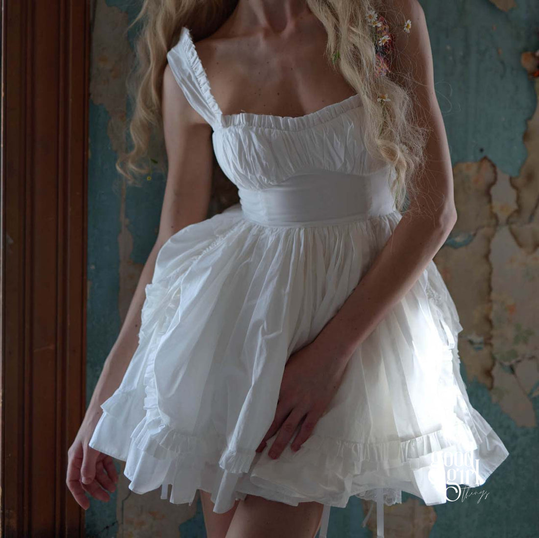 Keily Backless Ruffled Mini Dress [Z7R0F4UD]