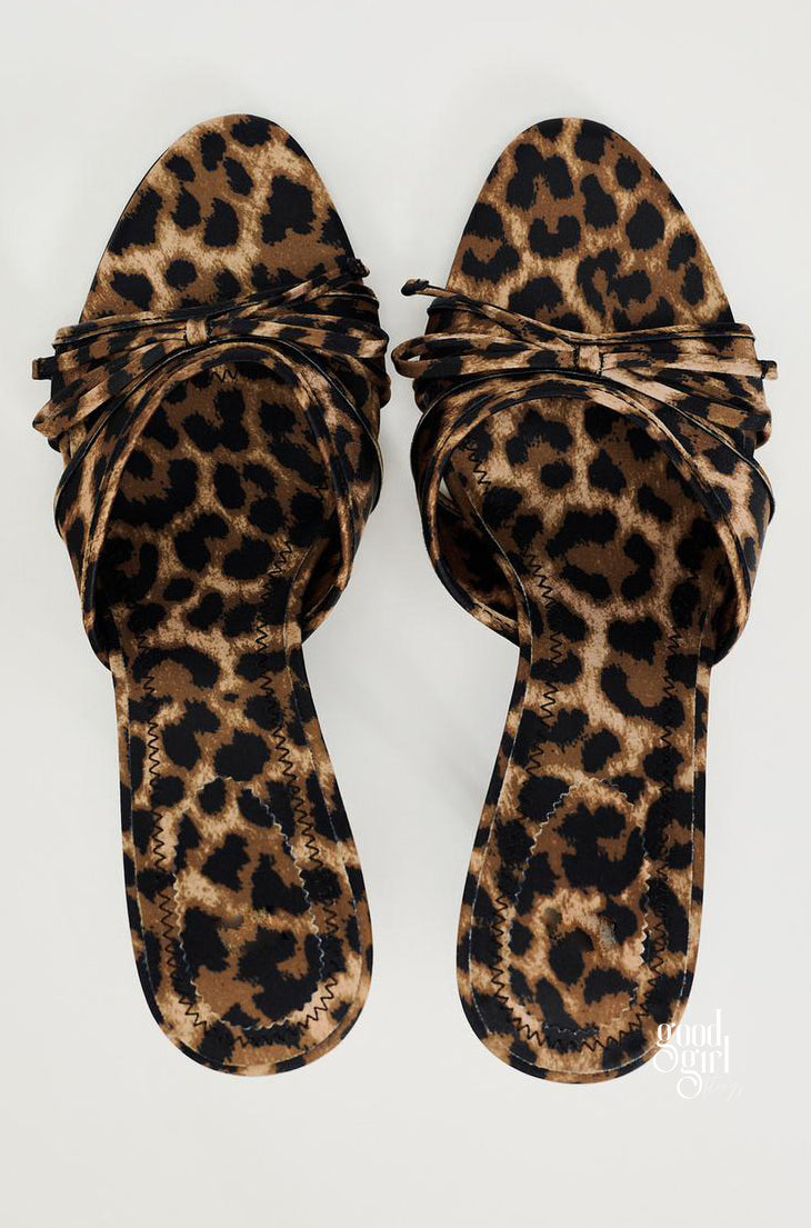 Satin Bow Pointed Toe Mules [4WWN9FGZ]
