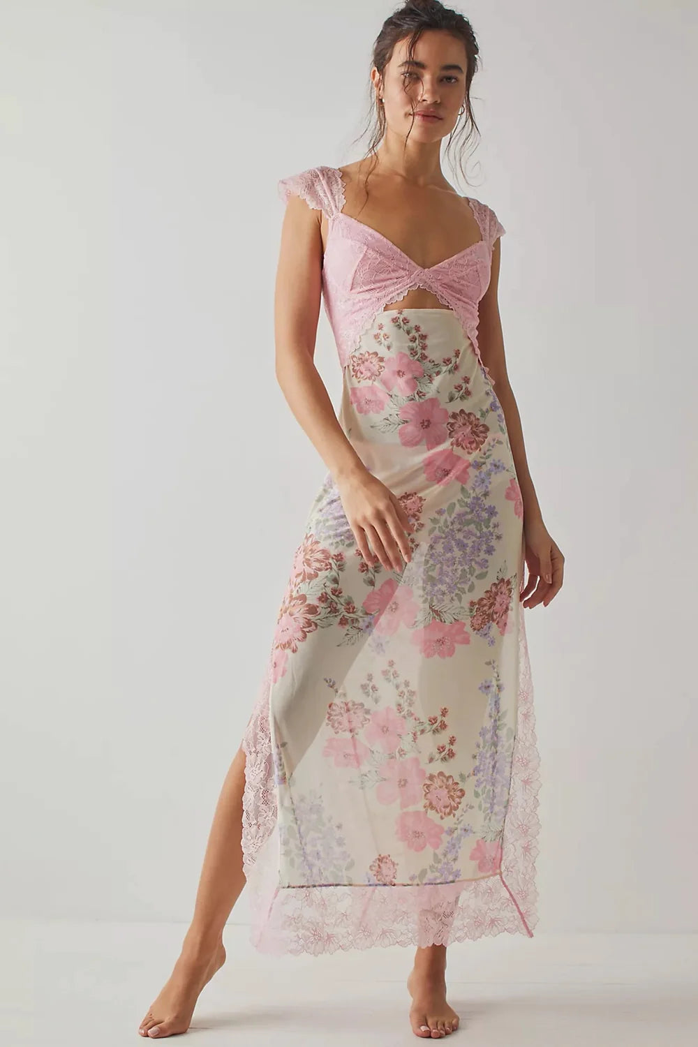 analise plunging floral maxi dress We're loving the Analise Plunging Floral Maxi Dress on the gorgeous @amazonannie Shop more dresses on sale now! 70 off everything! Tap to shop or click in bio to see more #shoptobi #